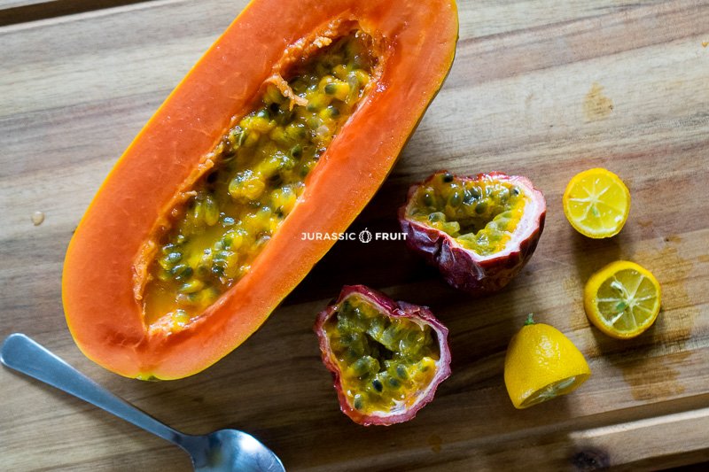 Fruit de la passion avec papaye et lime